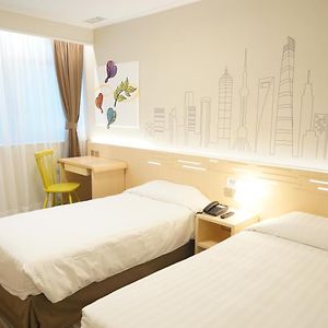 Standard Zimmer mit zwei Einzelbetten